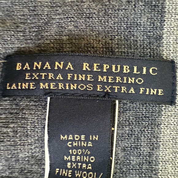 Banana Republic 100% Merino Wool Striped Scarf Gray Extra Fine Knit - Picture 7 of 8